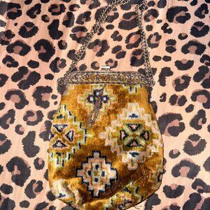 Vintage "coin" style purse ( controller for scale )